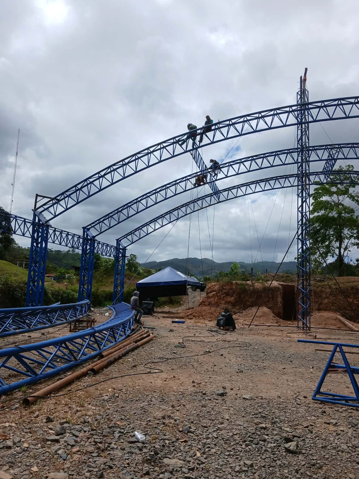 Montaje de nave de acero, zona norte de Nicaragua
