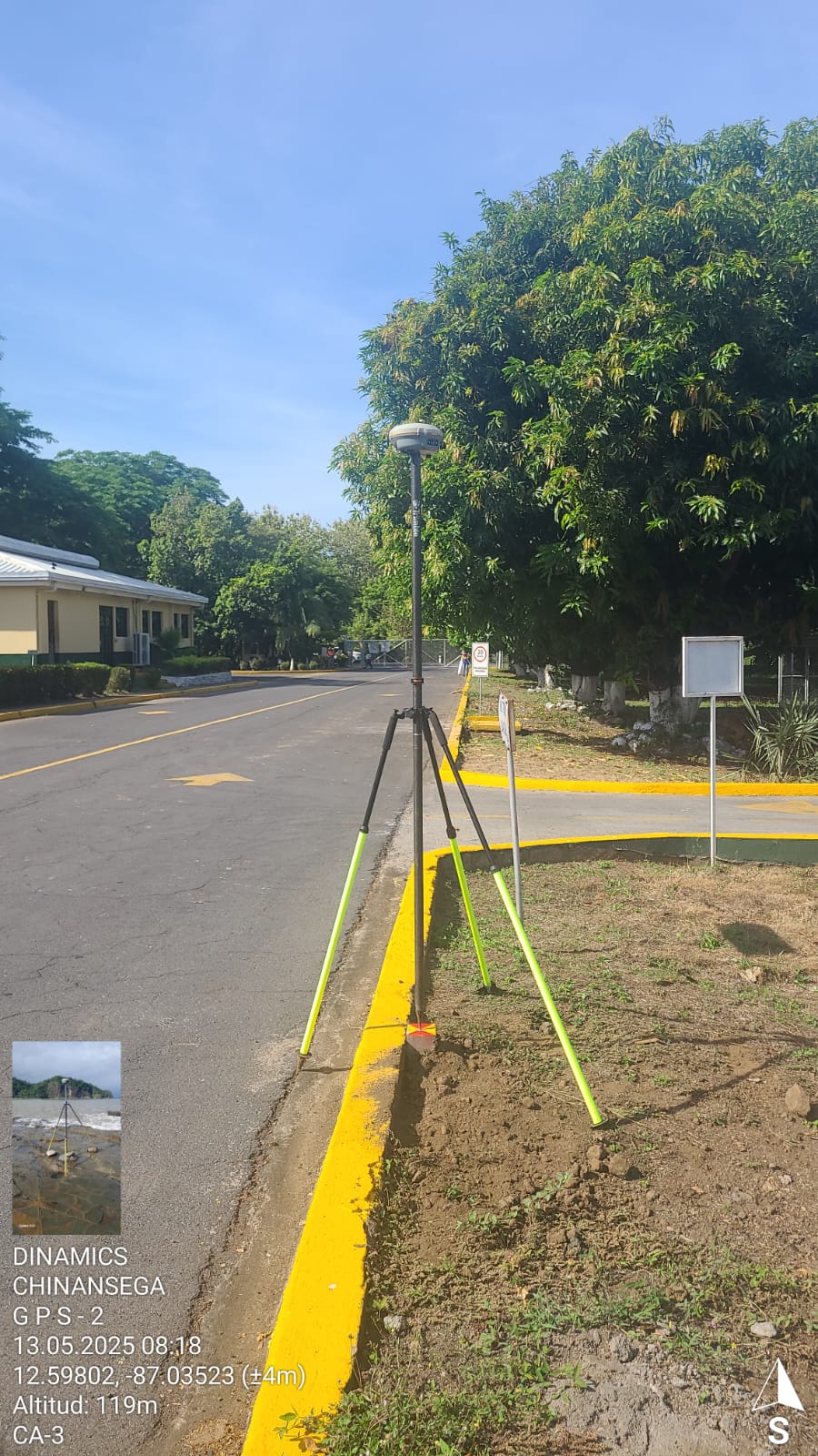 Instalación de mojón geodésico con receptor GNSS sobre punto de control, Chinandega, Nicaragua